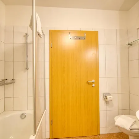 - By Alpen Daire Zell am See